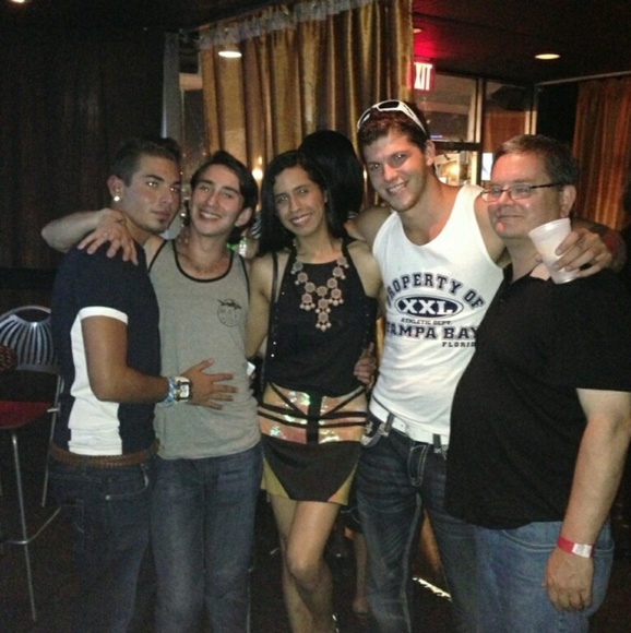 Meet your Posher, Aria - Picture 3 of 3